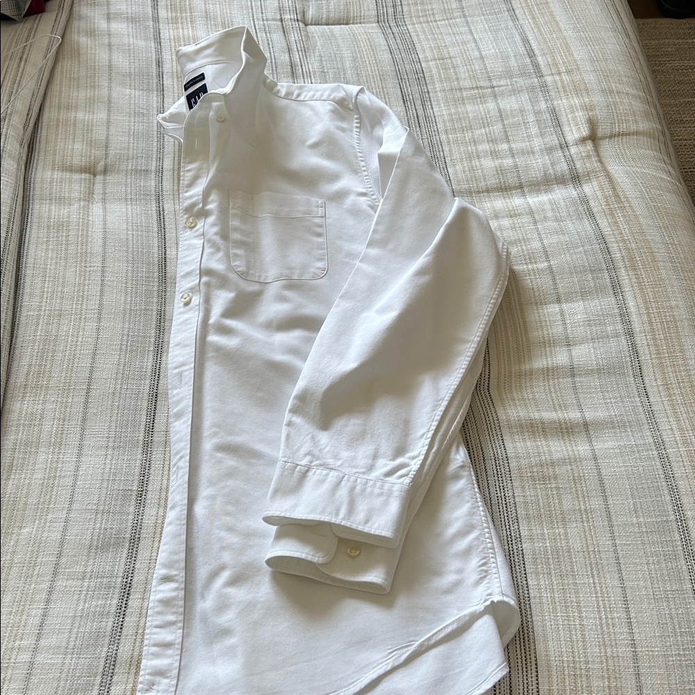 GAP White Men’s Oxford Button-Down Shirt with Chest Pocket - Picture 2 of 4